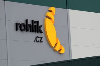 Pokuta pro Rohlík za švarcsystém u kurýrů je definitivní, firma neuspěla u Ústavního soudu - Novinky